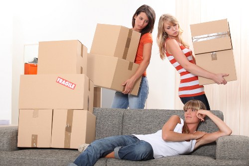 Truck hire support for a flat or house move in East London